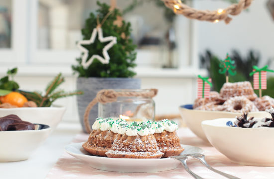 mini-gugel, mini-cake- Kuchen, Küchlein, Kekse, Glühwein-Kuchen, Kuchen, Backen, Weihnachten, Weihnachtsbäckerei